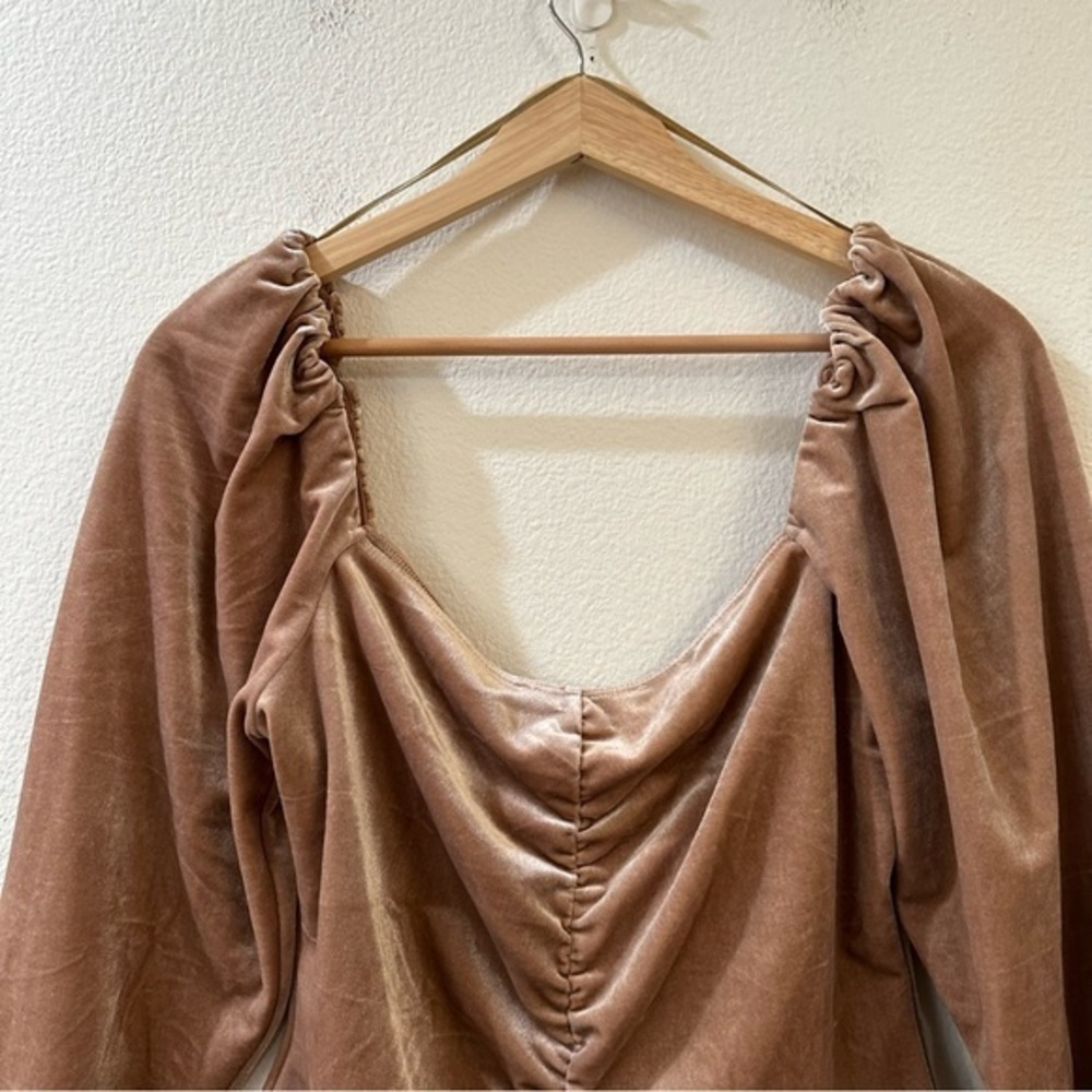 ASTR The Label Vanya Velvet Ruched Long Sleeve Sweetheart Neck Blouse Size L - Picture 7 of 9